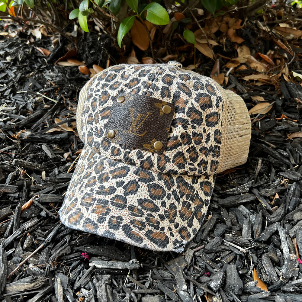 LV Patch Beanie (Leopard/Grey)